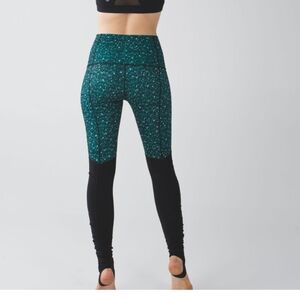 Lululemon Wunder Under Stirrup Leggings Size 6